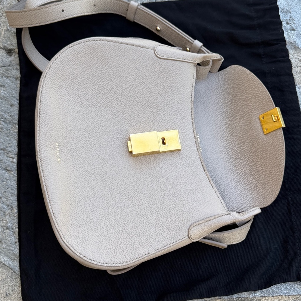 Demellier Elegant Taupe Leather Shoulder Bag Great Condition - Picture 11 of 14